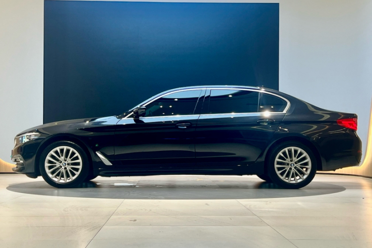 宝马5系 2019款 525Li 豪华套装车身外观6003