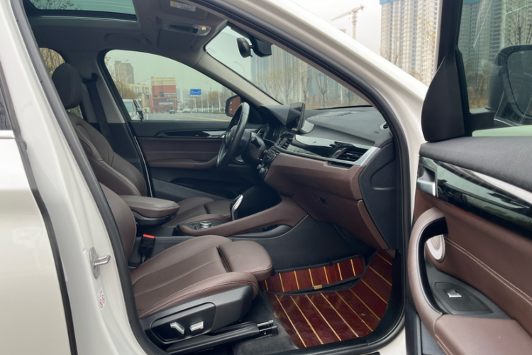 宝马X1 2021款 sDrive25Li 领先型中控内饰7008