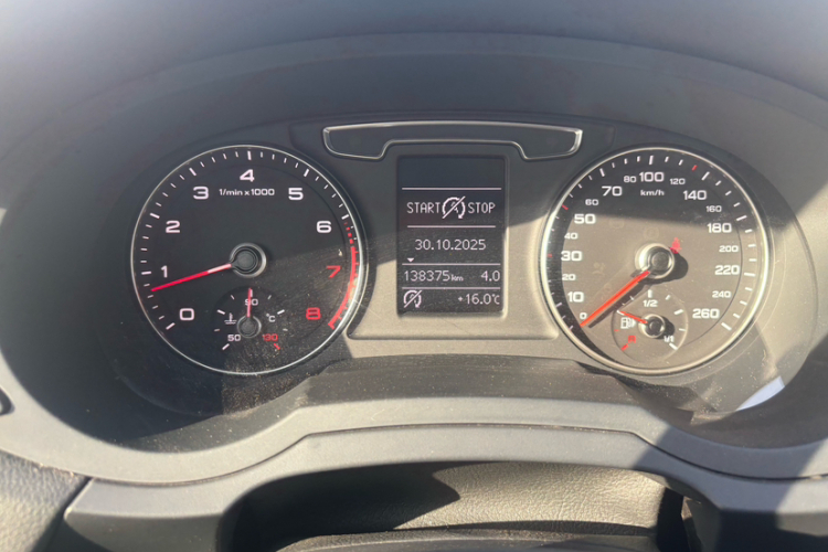 奥迪Q3 2018款 30周年年型 35 TFSI 运动型中控内饰15