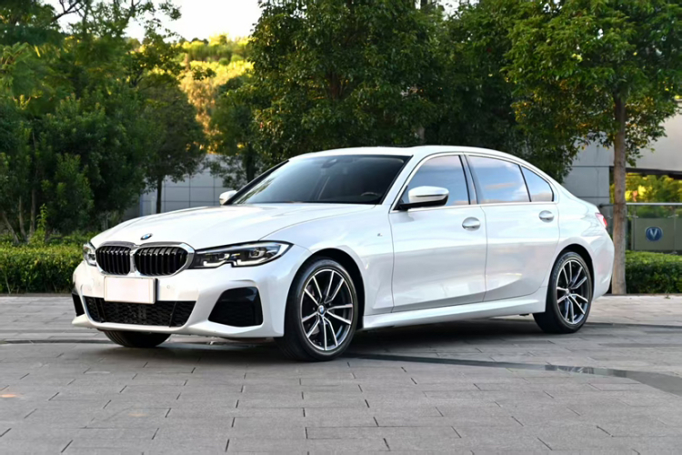 宝马3系 2022款 325Li M运动套装车身外观1