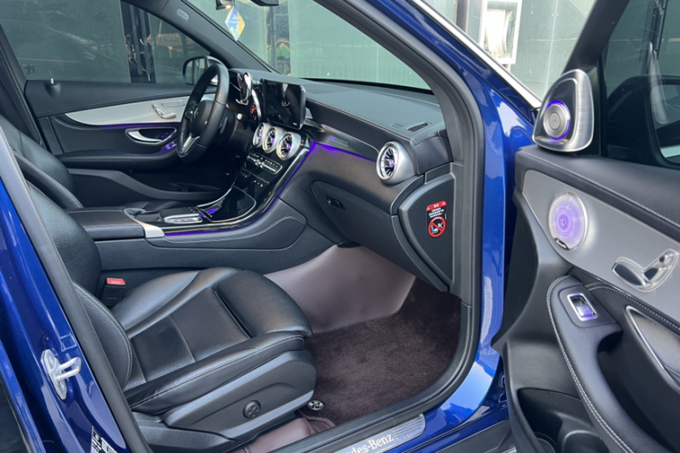 奔驰GLC 2020款 GLC 260 L 4MATIC 动感型中控内饰7003