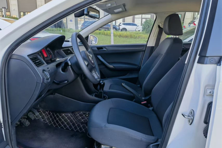 大众 桑塔纳 2015款 1.6L 手动风尚版中控内饰7005