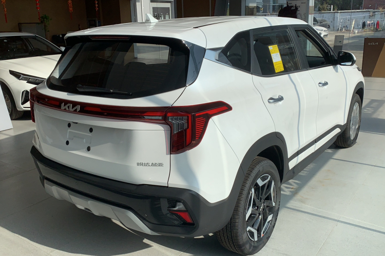 起亚 赛图斯 2026款 1.5L IVT豪华舒享版车身外观6003