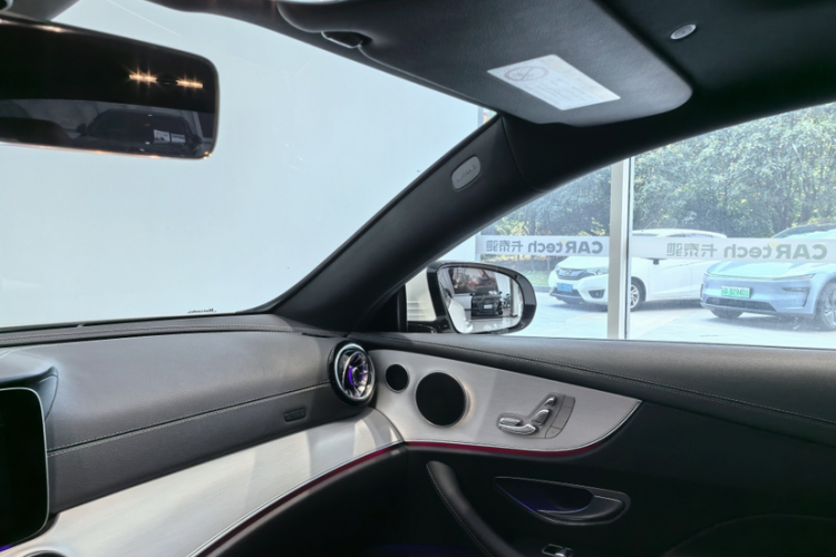 奔驰E级(进口) 2023款 E 260 轿跑车中控内饰7004