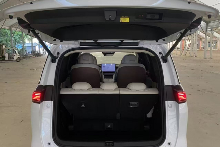 比亚迪 夏 2025款 DM-i 1.5T 180km 超越型中控内饰7002