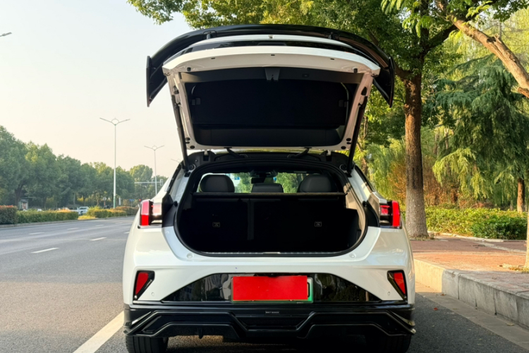 极氪001 2025款 WE版 100kWh 后驱车身外观6007