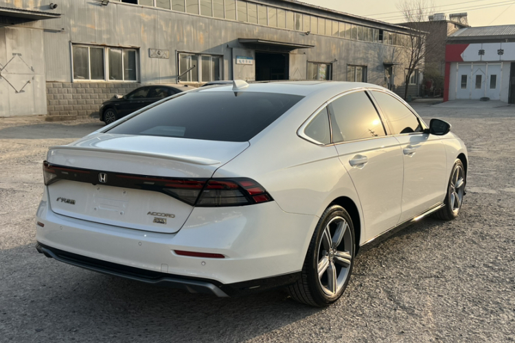 本田 雅阁 2023款 260TURBO 卓越版车身外观6001