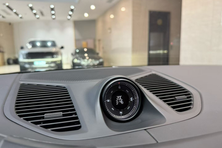 保时捷 2025款 Cayenne 3.0T车身外观6006