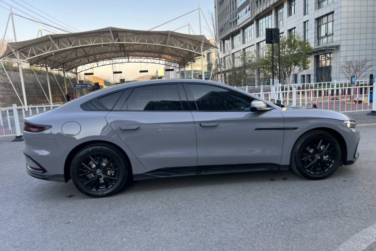 比亚迪 汉 2025款 DM-i 125KM精英型车身外观6008