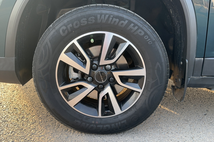 东风风行 风行T5 2023款 盛世款 1.6L 手动筑梦版 五座车身外观6008