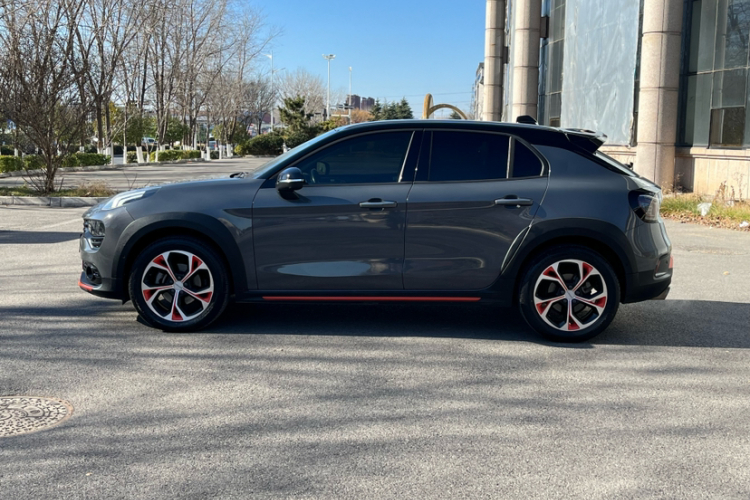 领克02 2018款 1.5T DCT两驱耀Pro版 国V车身外观6007