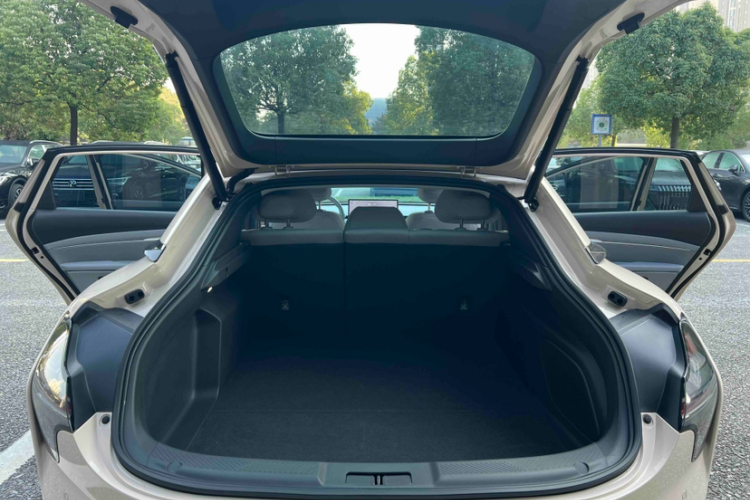 小鹏MONA M03 2024款 620 超长续航中控内饰7011