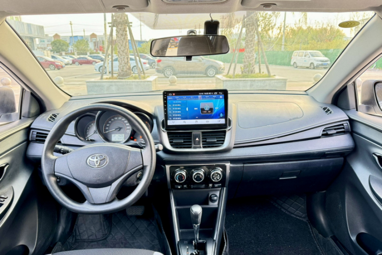 丰田 YARiS L 致炫 2020款 致炫X 1.5L CVT领先版中控内饰7012