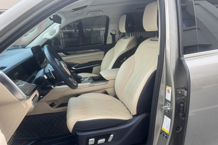 坦克500 2022款 3.0T 运动版 造境型 5座中控内饰7005