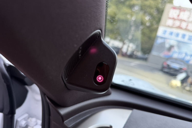 欧拉闪电猫 2022款 555km 尊贵版中控内饰7011