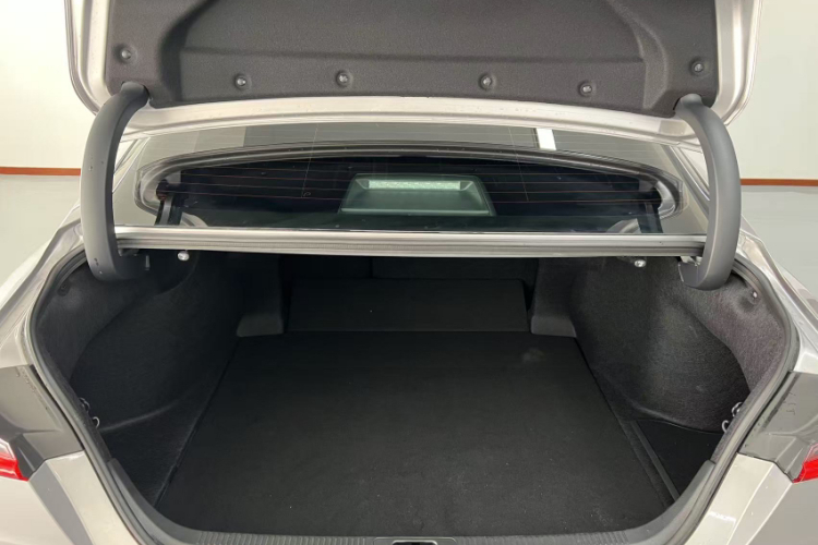 丰田 凯美瑞 2026款 双擎 2.0HSE 运动Lite版局部细节23