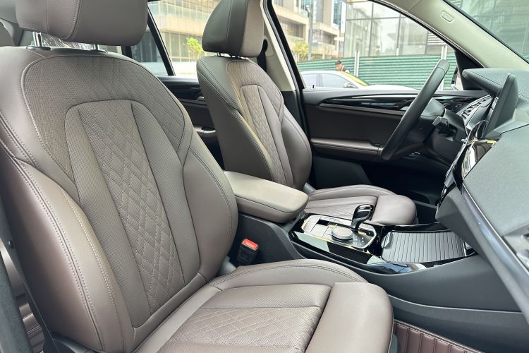 宝马X3 2022款 改款 xDrive25i M运动套装局部细节9010