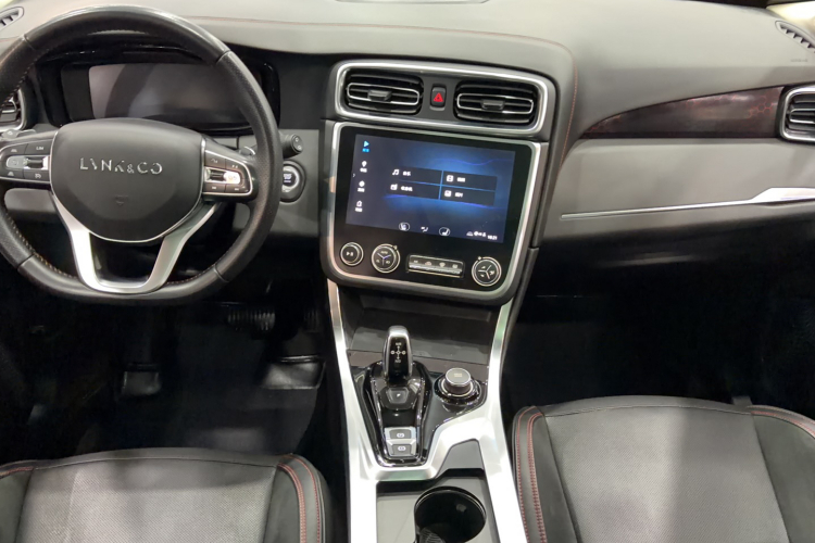 领克01 2017款 2.0T 四驱劲Pro版中控内饰7002