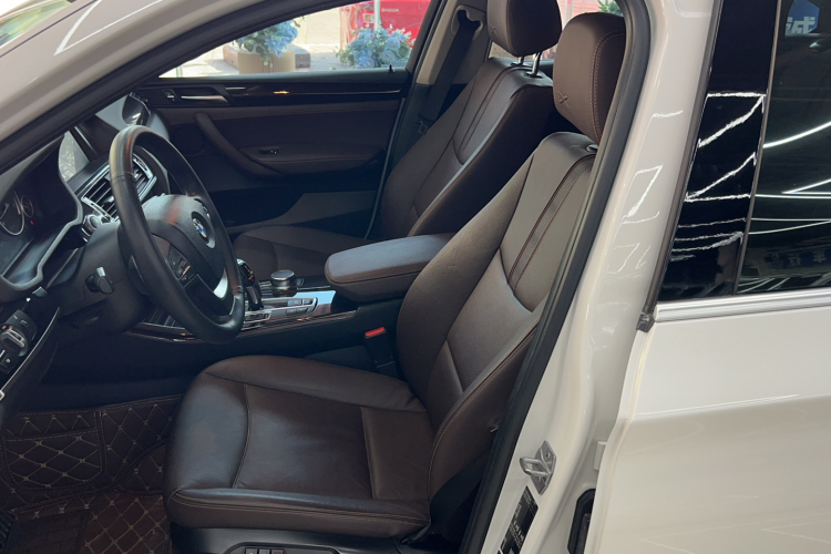 宝马X4 2016款 xDrive20i M运动型局部细节19