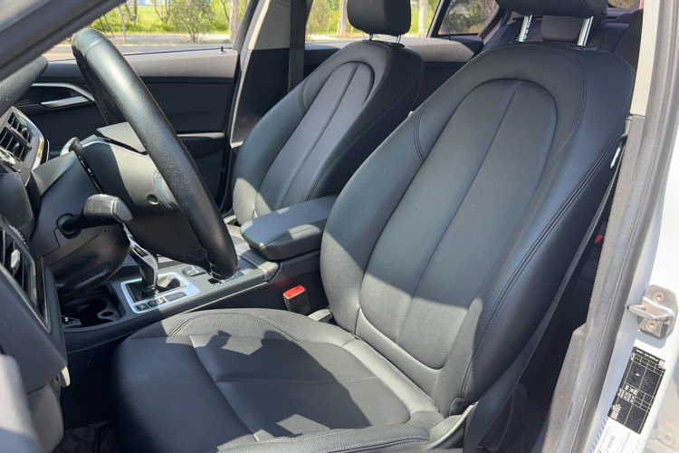 宝马1系 2020款 120i 时尚型局部细节19