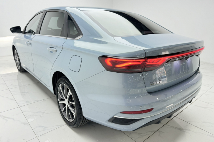 吉利汽车 帝豪 2023款 第4代冠军版 1.5L CVT尊贵型车身外观6003