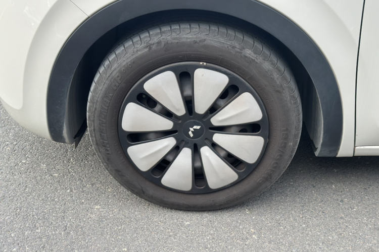 五菱汽车 五菱缤果 2023款 203km 轻享款车身外观6004