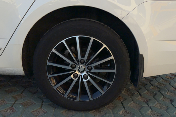 斯柯达 明锐 2019款 1.5L 自动智行豪华版 国VI车身外观6008