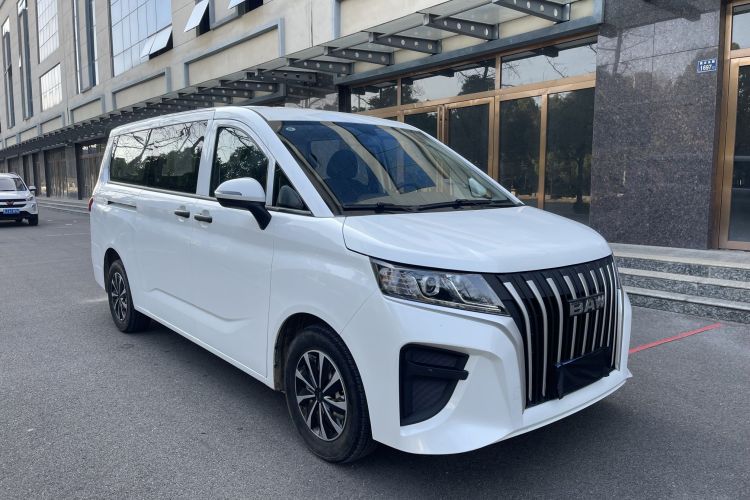 BAW北汽制造 锐胜王牌M7 2023款 2.0L 长轴创富型 9座车身外观6003