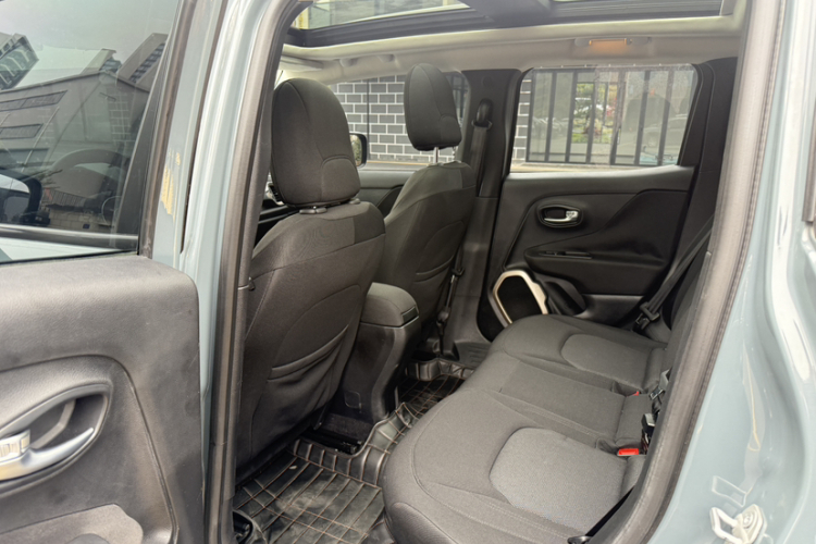 Jeep 自由侠 2016款 1.4T 自动劲能版+中控内饰7002