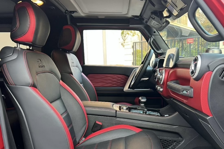 北京BJ40 2020款 2.0T 自动四驱致敬2020版侠客型中控内饰7001