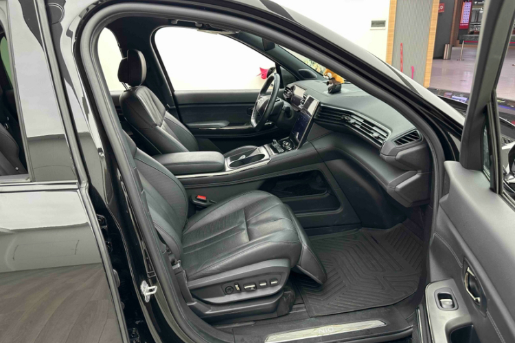 蔚来ES8 2020款 580KM 七座版局部细节41