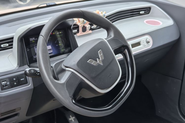 五菱汽车 宏光MINIEV 2021款 马卡龙时尚款 磷酸铁锂中控内饰7004