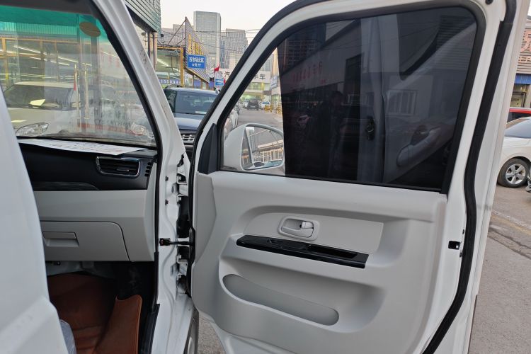 金杯 小海狮X30 2024款 1.5L 财富型客车 5/6/7座中控内饰7007