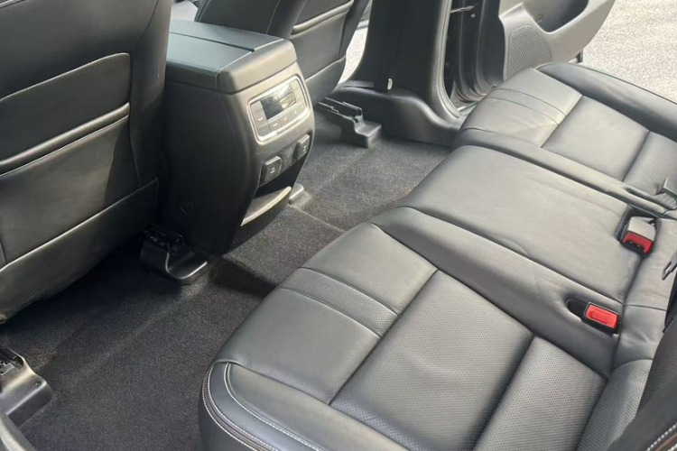 广汽传祺 传祺GS8 2020款 390T 两驱豪华智联版（七座）中控内饰7011