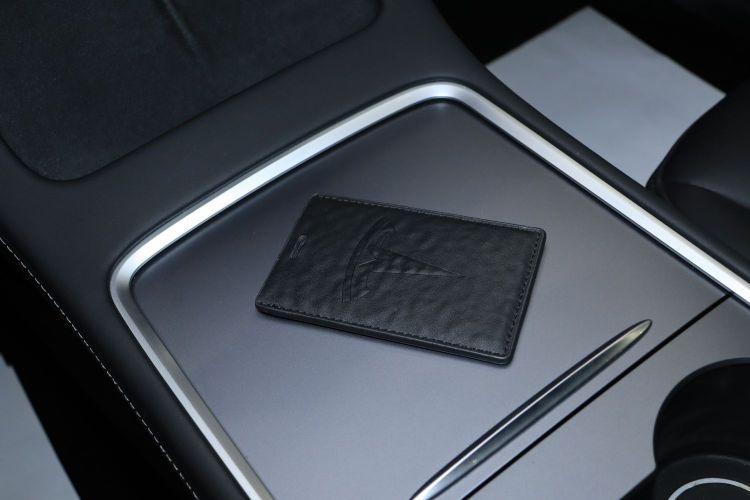 特斯拉 Model Y 2022款 改款 长续航全轮驱动版中控内饰7006