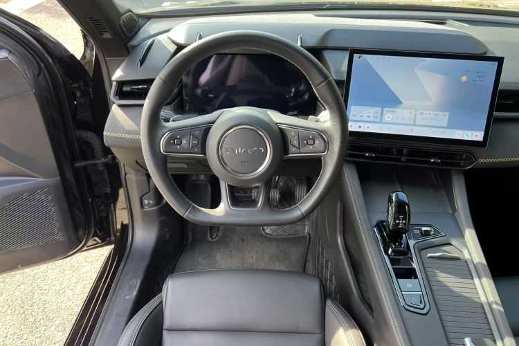 领克03 2023款 2.0TD DCT劲Plus中控内饰7007