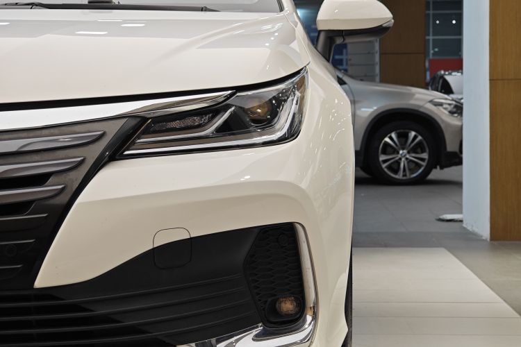 丰田 亚洲狮 2021款 2.0L 尊贵版车身外观6006