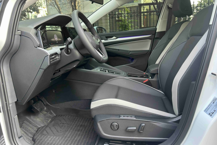 大众 高尔夫 2024款 280TSI DSG Pro 50年传奇版中控内饰7003