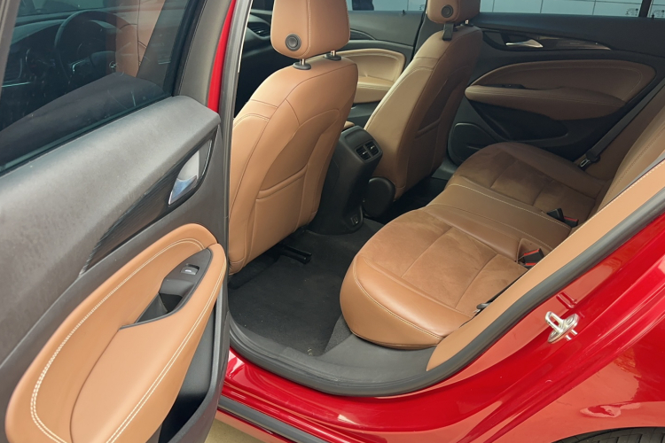 别克 君威 2017款 20T 精英型中控内饰7002