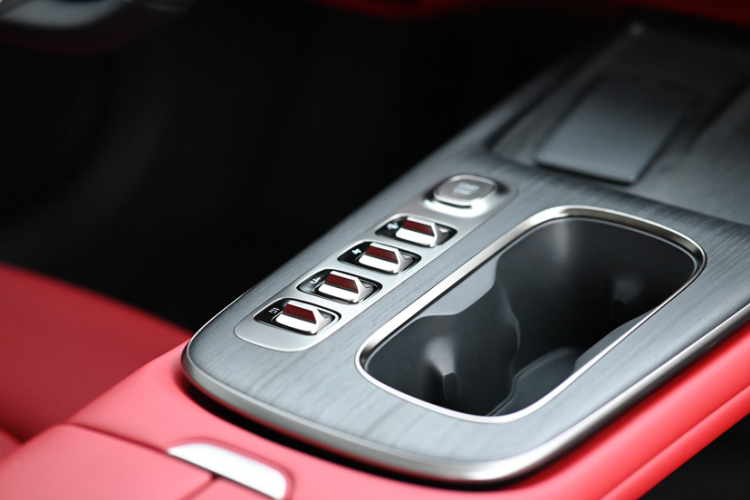 小米汽车 小米SU7 2024款 后驱超长续航高阶智驾Pro版中控内饰7012