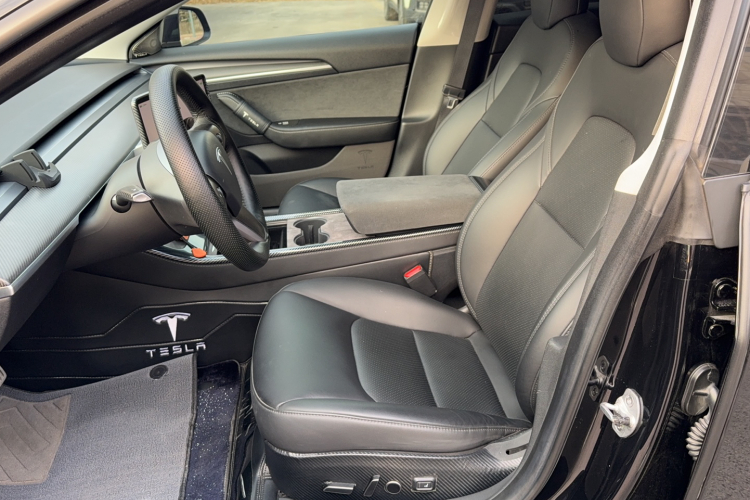 特斯拉 Model 3 2022款 Performance高性能全轮驱动版局部细节19