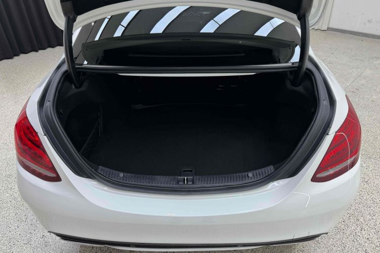 奔驰C级 2018款 C 200 L 运动版局部细节23