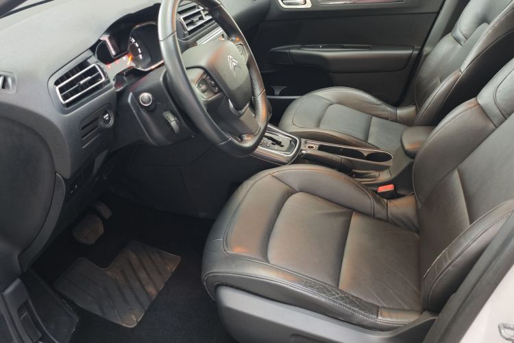 雪铁龙 C4世嘉 2016款 1.6THP 自动旗舰型中控内饰7002