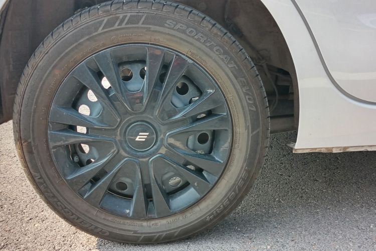 江铃集团新能源 易至EV2 2024款 201km 舒适型车身外观6009