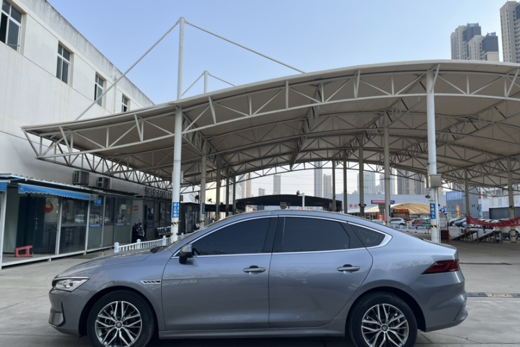 比亚迪 秦PLUS 2023款 冠军版 EV 420KM超越型车身外观6011