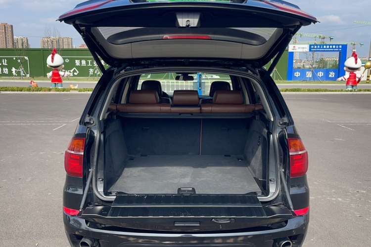 宝马X5(进口) 2011款 xDrive35i 领先型局部细节23