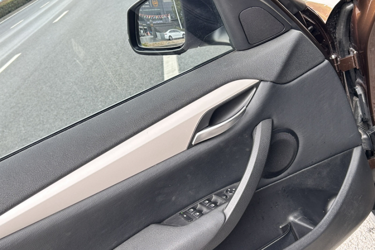 宝马X1 2014款 sDrive18i 时尚型中控内饰7001