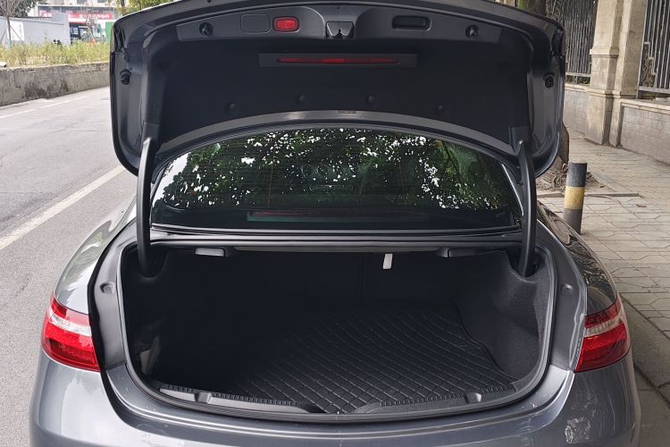 奔驰E级(进口) 2020款 E 260 轿跑车局部细节23