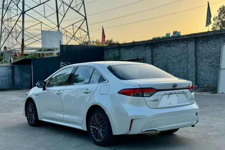 丰田 雷凌 2023款 185T CVT运动版车身外观6002