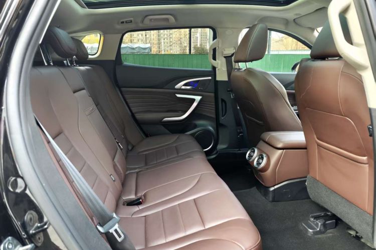 魏牌 VV7 2020款 2.0T 旗舰型中控内饰7004